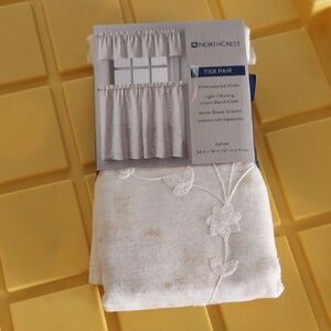 NorthCrest White Embroidered Vines Tier Pair